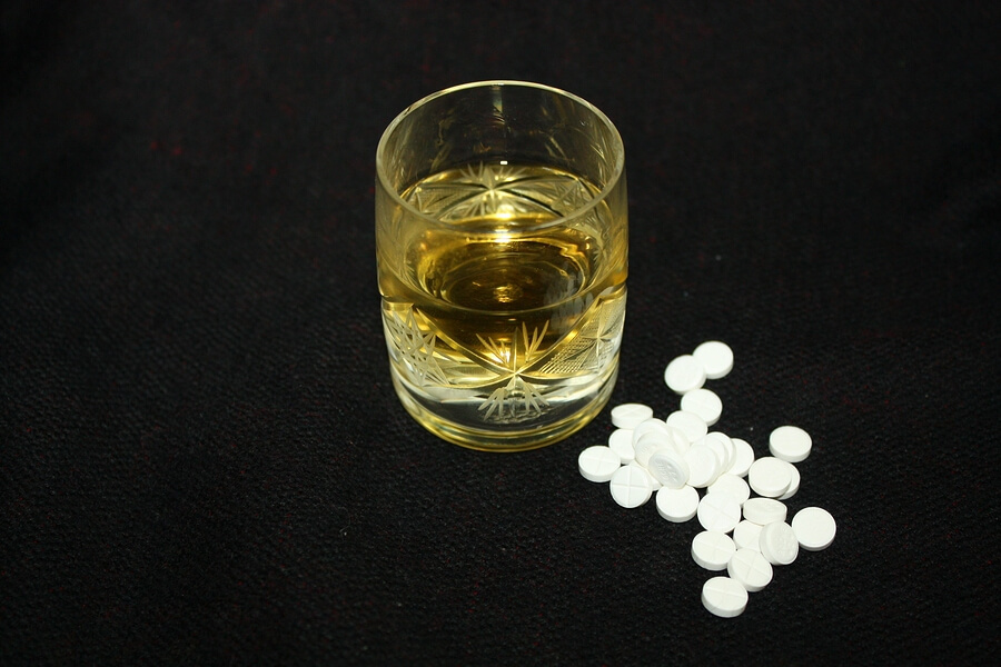 Percocet and Alcohol | Midwood Addiction Treatment