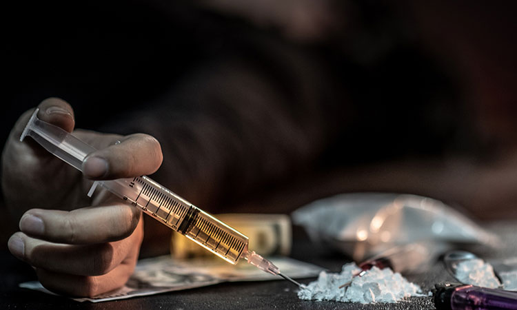 Heroin Side Effects and Signs of Use Heroin Side Effects and Signs of Use