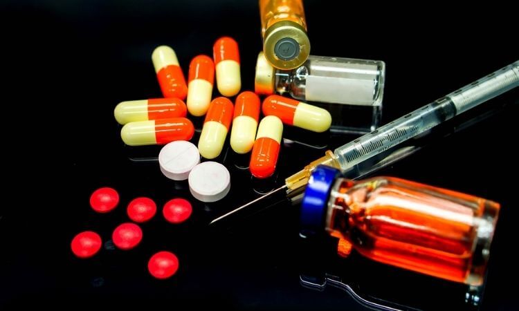 Risks of Combining Downer and Upper Drugs Risks of Combining Downer and Upper Drugs