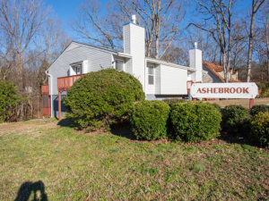 Our Campus and Partnered Supportive Housing HRC House1 Photos 16 300x225 1