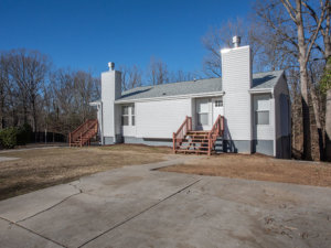Our Campus and Partnered Supportive Housing HRC House1 Photos 17 300x225 1